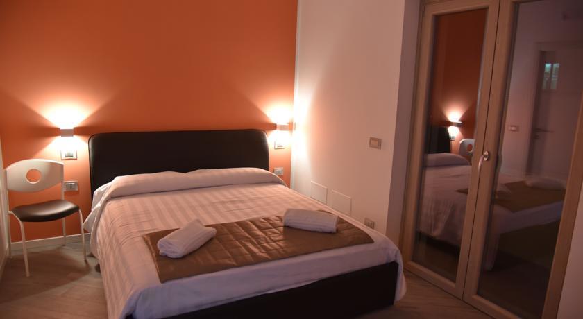 Double Room with Private Bathroom and  Balcony
